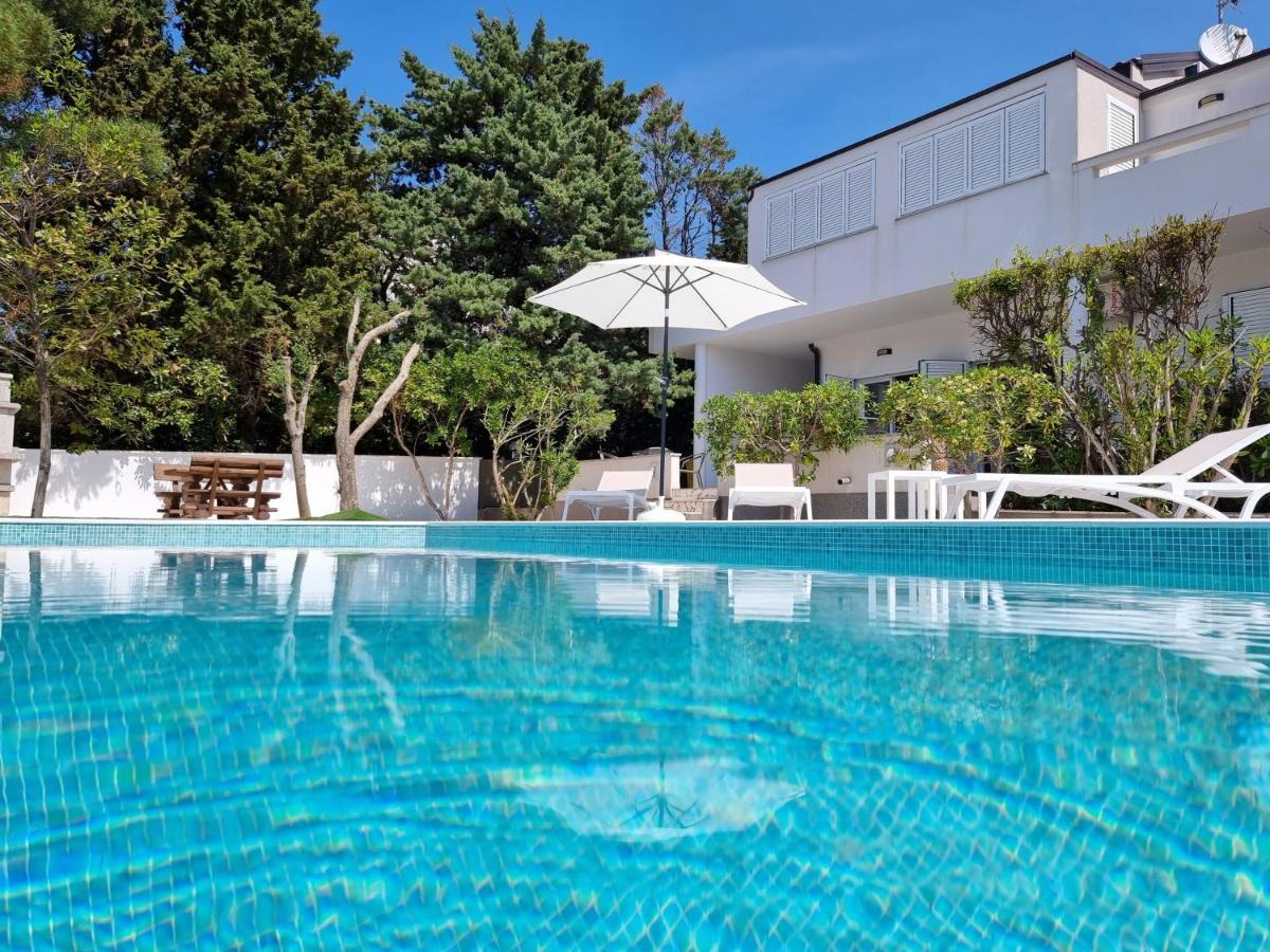 Villa Flamingo Deluxe Novalja Exterior photo