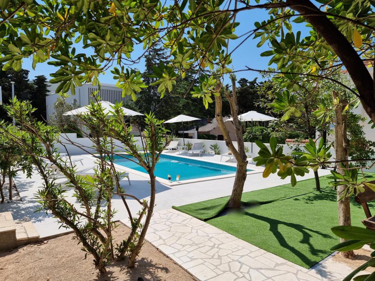 Villa Flamingo Deluxe Novalja Exterior photo