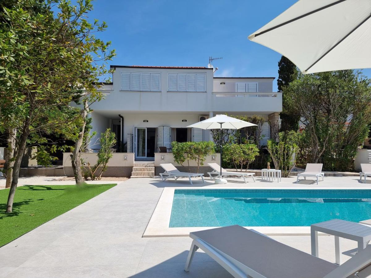 Villa Flamingo Deluxe Novalja Exterior photo