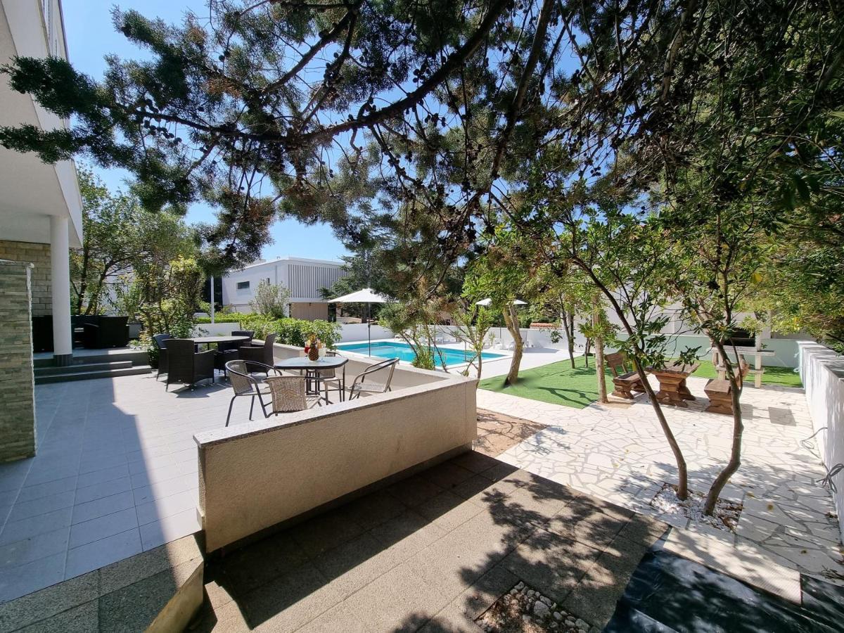 Villa Flamingo Deluxe Novalja Exterior photo