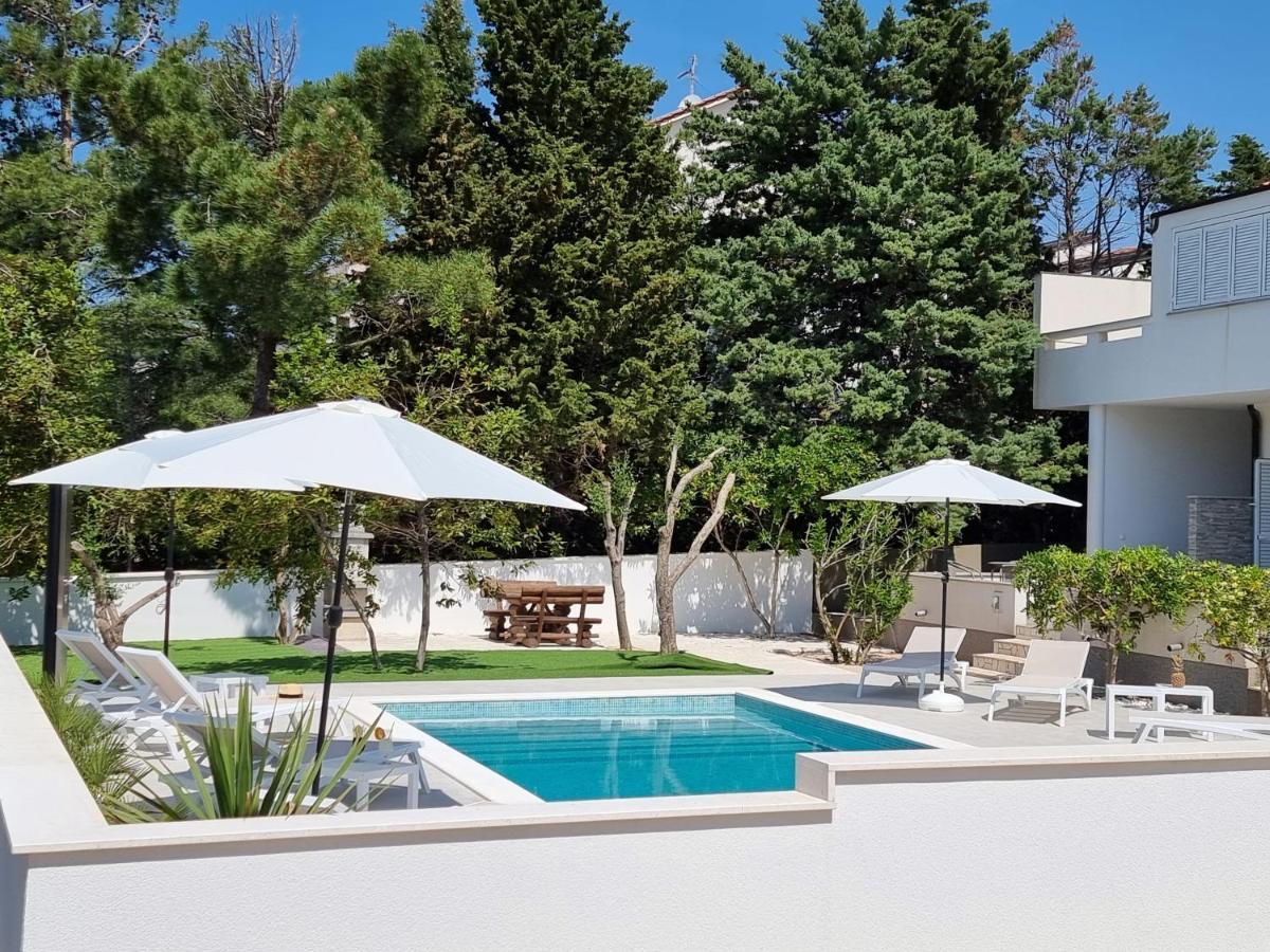 Villa Flamingo Deluxe Novalja Exterior photo
